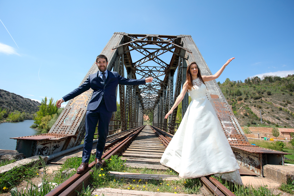 Reportaje de fotos de boda en San Saturio puente de hierro