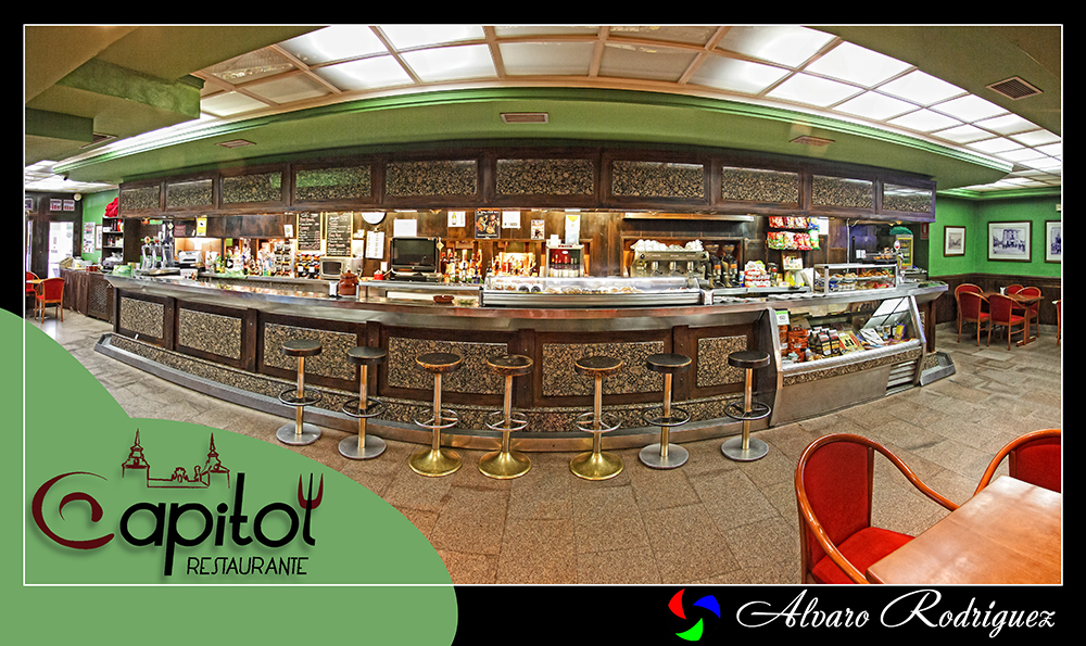 publicidad Restaurante Capitol El Burgo de Osma, panoramica de la barra con logotipo de la empresa