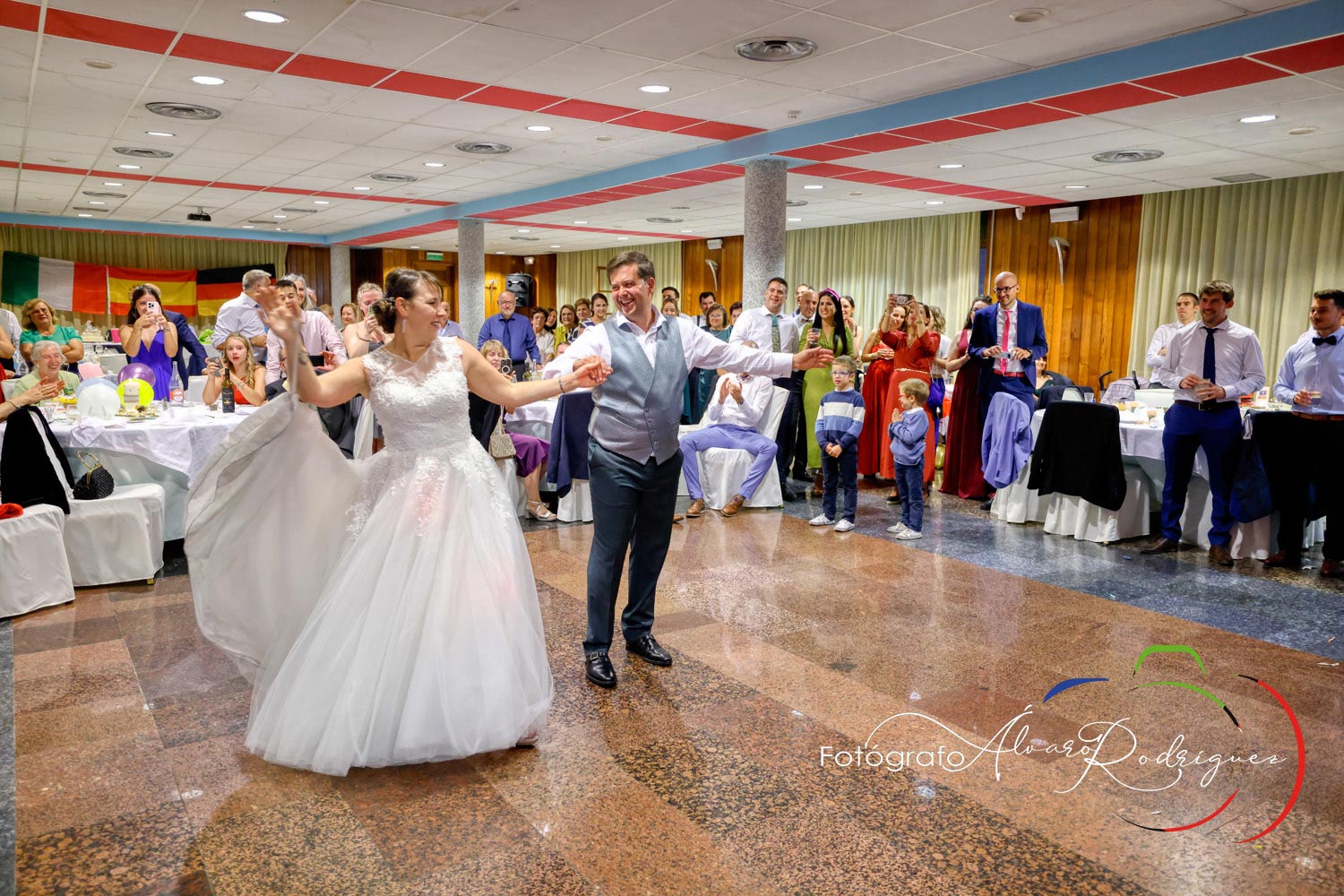 Novia y novio El baile nupcial Salón comedor