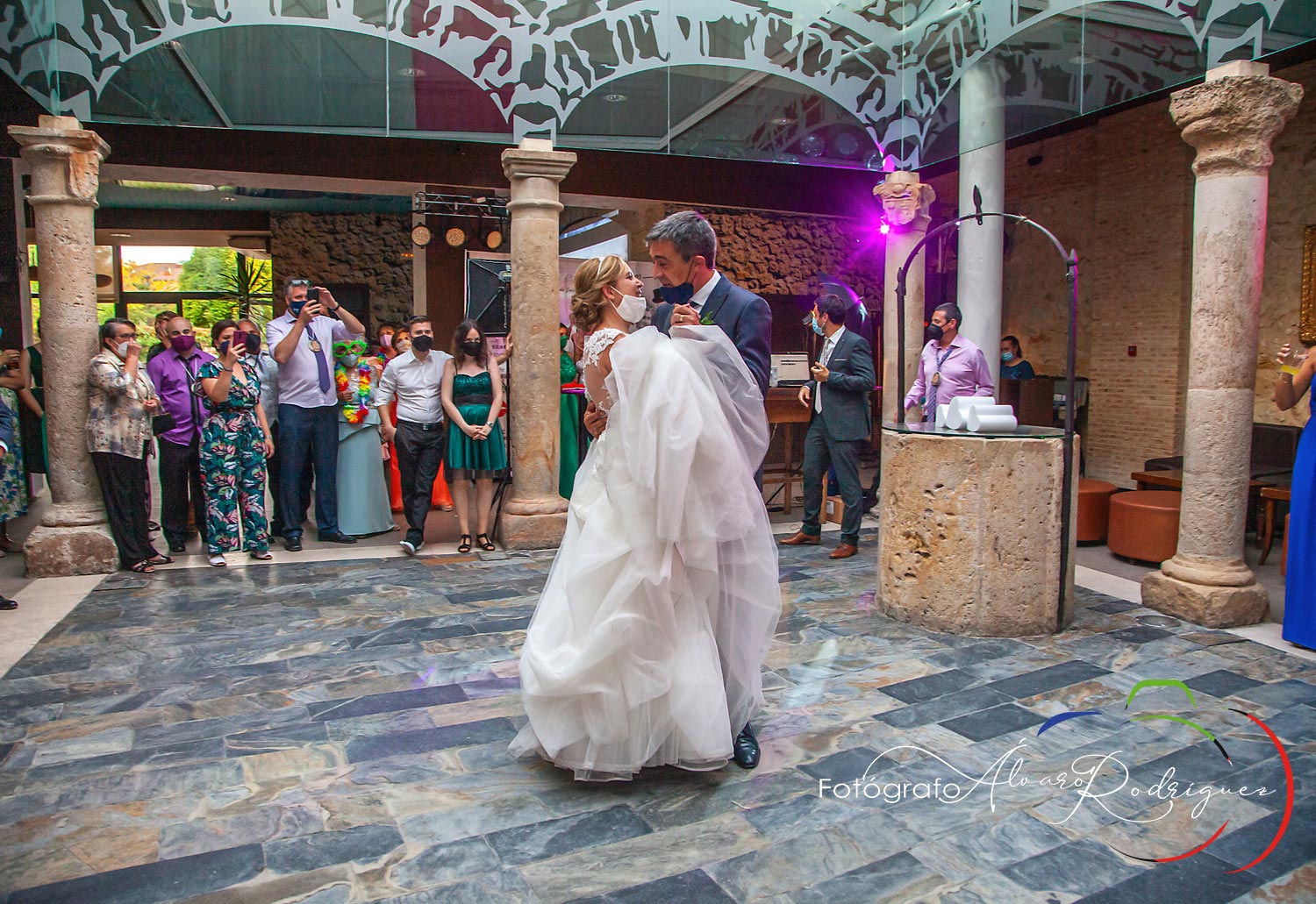 Baile nupcial De novio y novia En Palacio del Virrey el Burgo de Osma