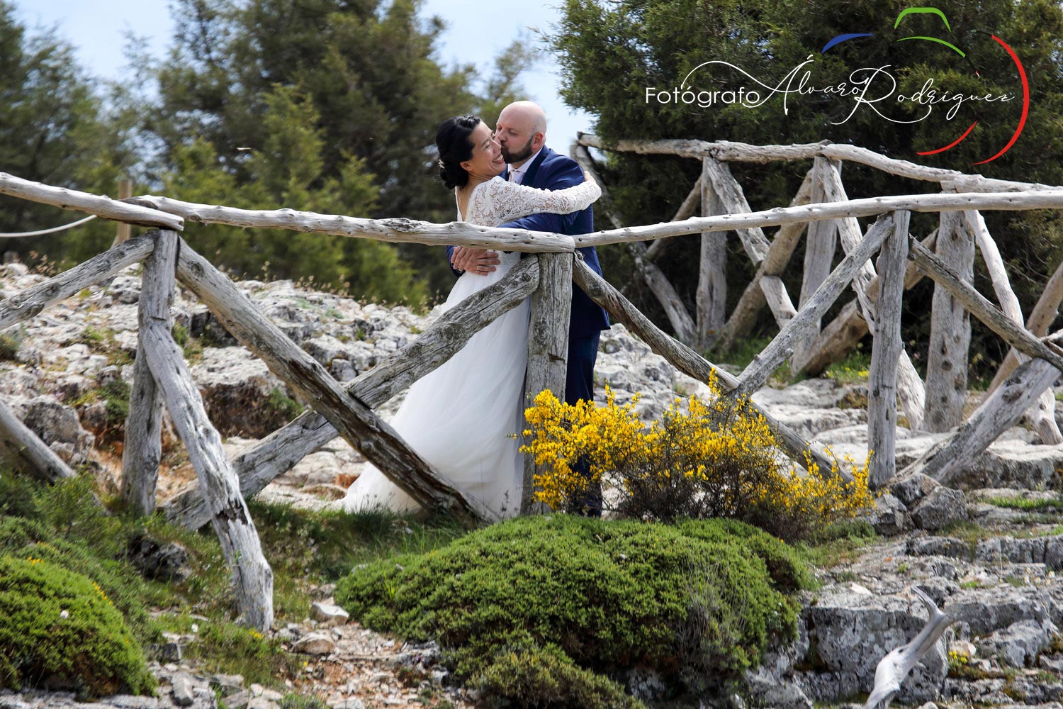 Reportajes de fotos de boda EnCAñon de Rio Lobos
