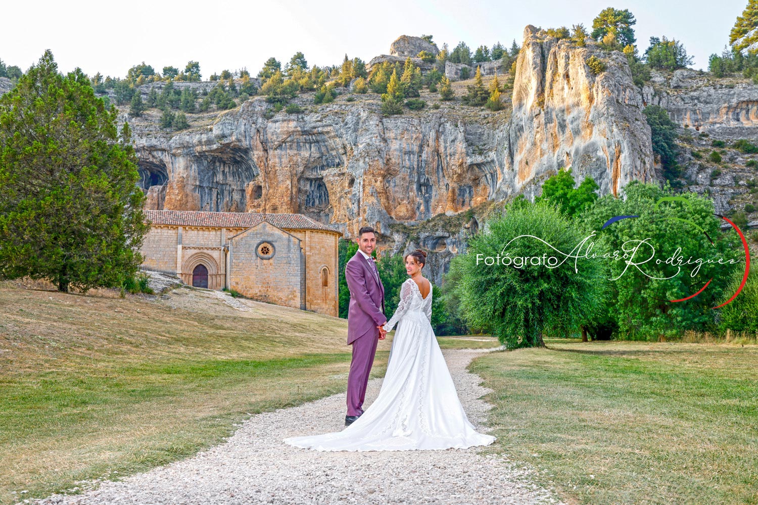 Reportajes de fotos de boda En Cañon de Rio Lobos San Bartolome