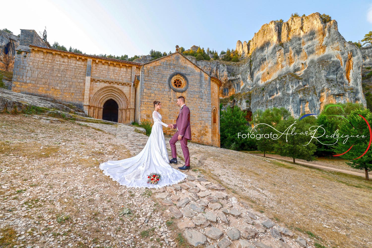 Reportajes de fotos de boda En Cañon de Rio Lobos San Bartolome