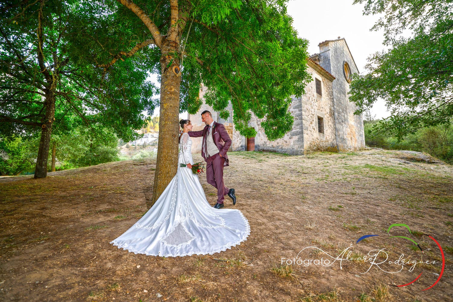 Reportajes de fotos de boda En Cañon de Rio Lobos San Bartolome
